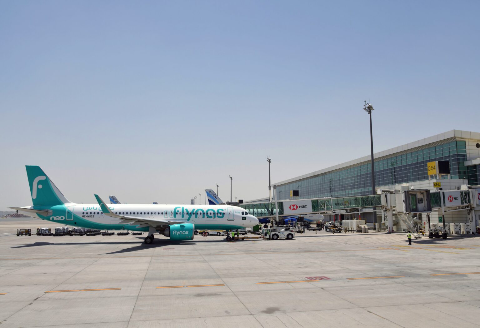 Terminál 1 dubajského mezinárodního letiště vítá první cestující za 15 měsíců